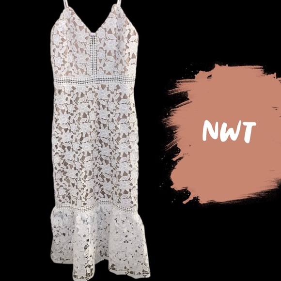Fate Dresses & Skirts - NWT⚡️Fate Lace Floral Mermaid Midi Dress White